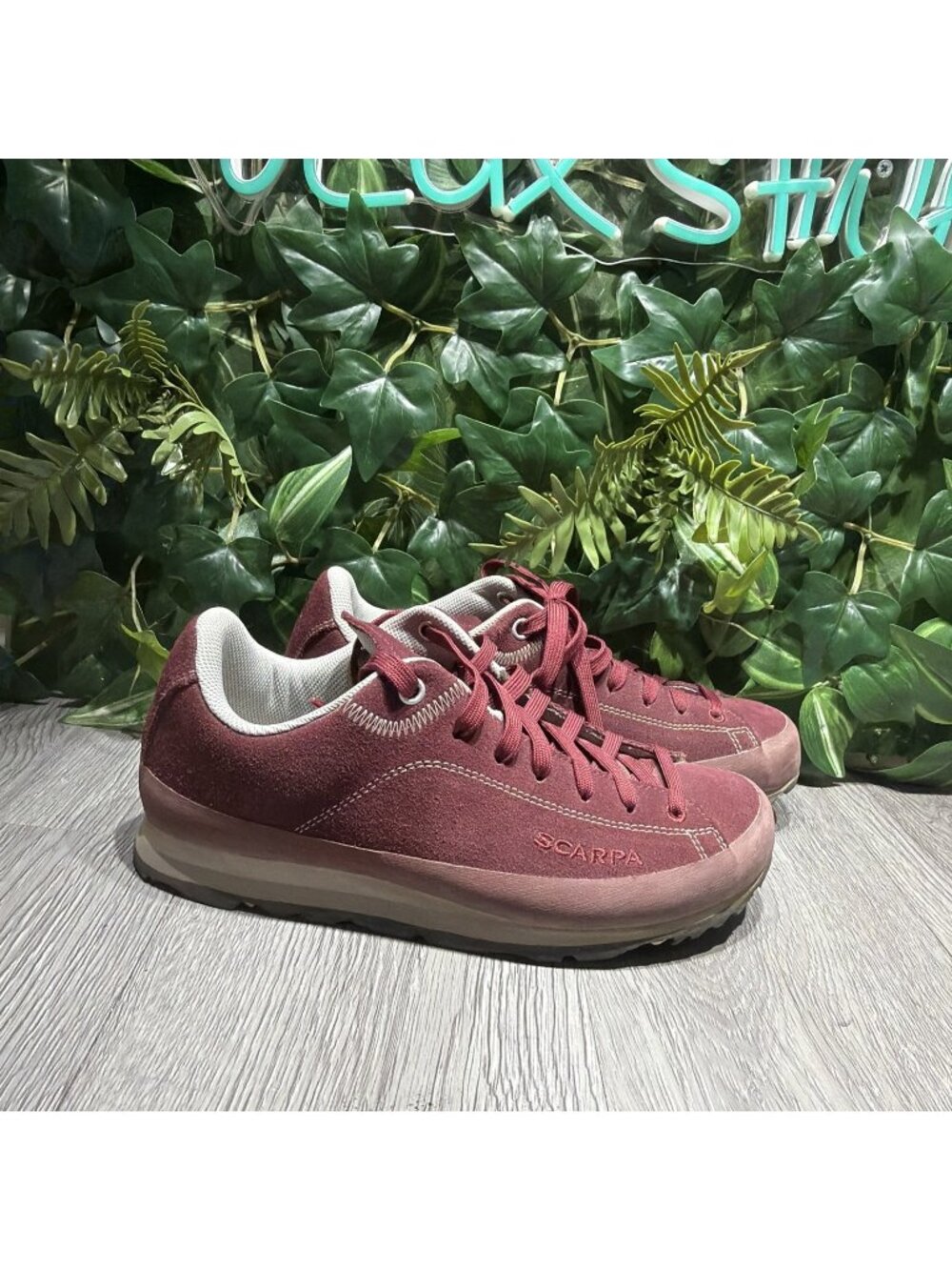 Scarpa Margarita GTX Waterproof Vibram Sole Approach Red Womens Size 7